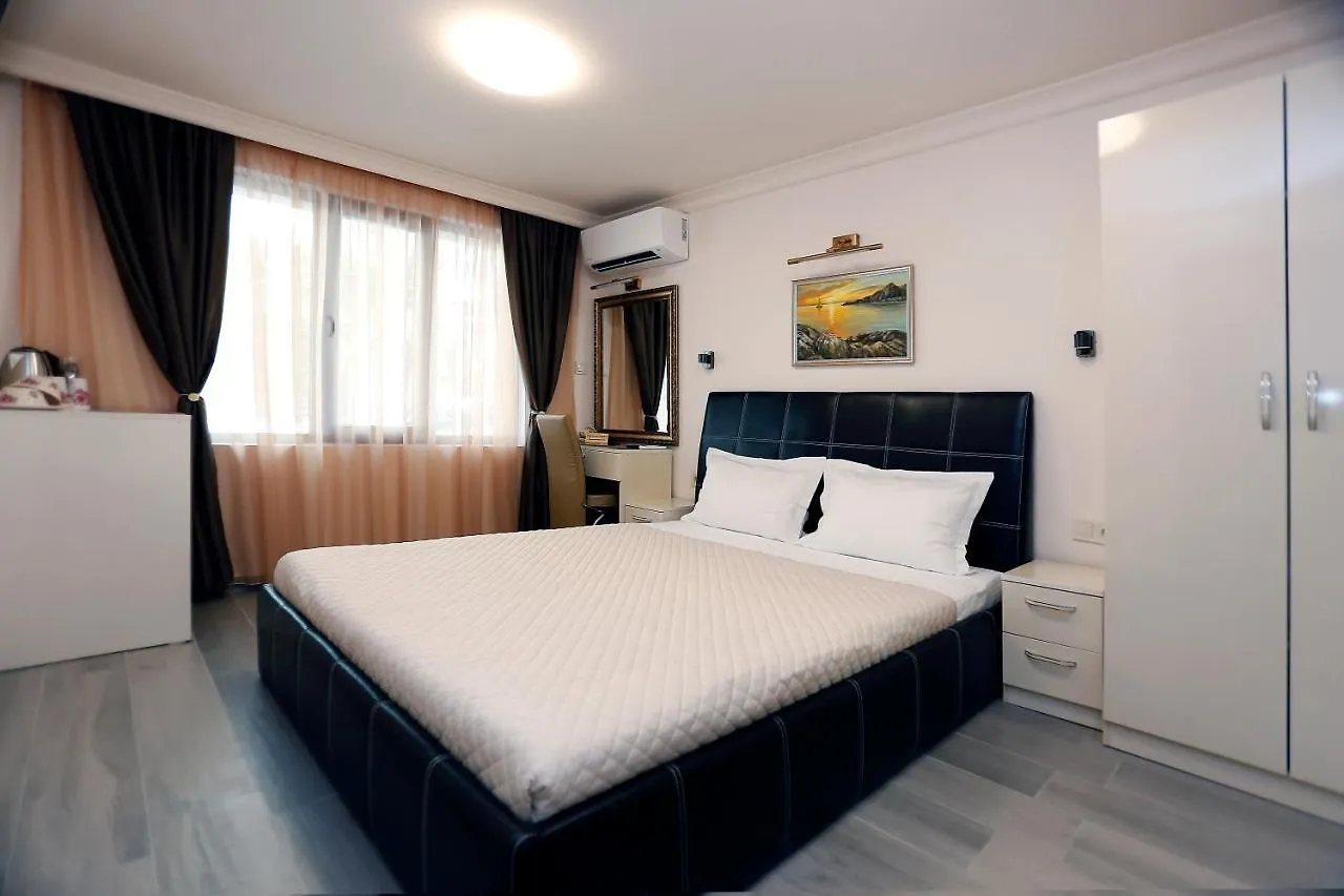 Deluxe 2 Studios City Center Burgas Apartament